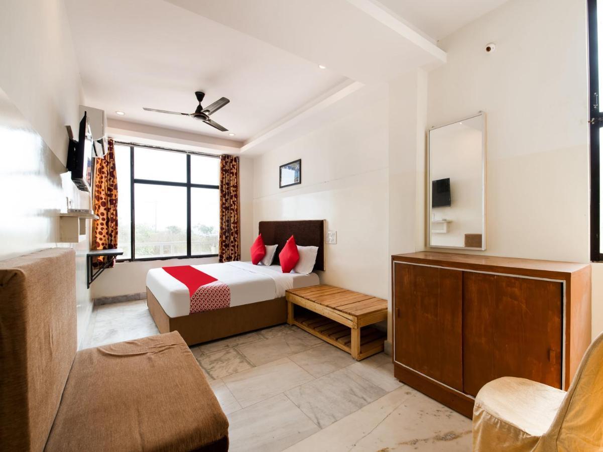 Oyo 69511 Hotel Sea E Pearl 维沙卡帕特南 外观 照片